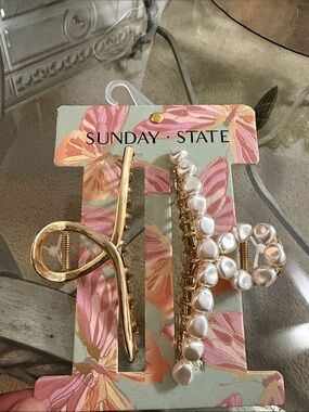 Sunday State Gold Tone Clip & White Stone Clip